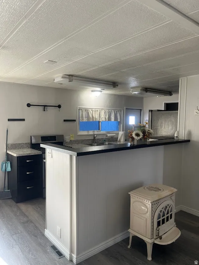 Kitchen Bar and Gas Fireplace