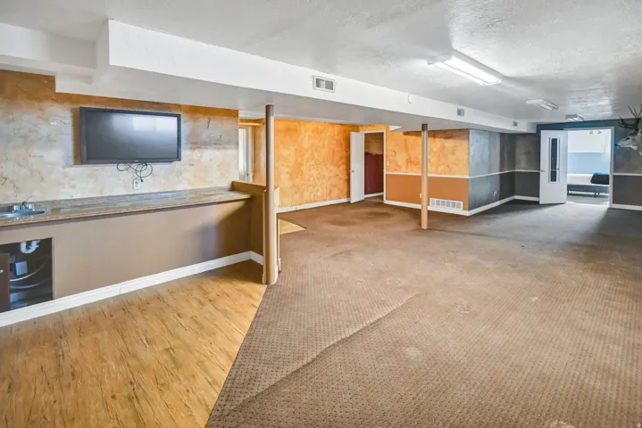 Bar with a textured ceiling