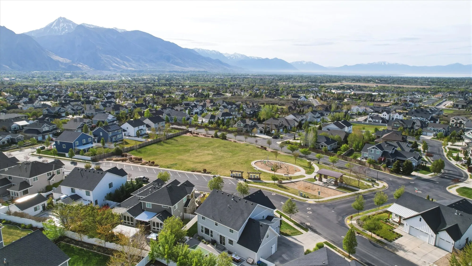 Enjoy the park directly out the front door and amazing views of the lake and mountains!