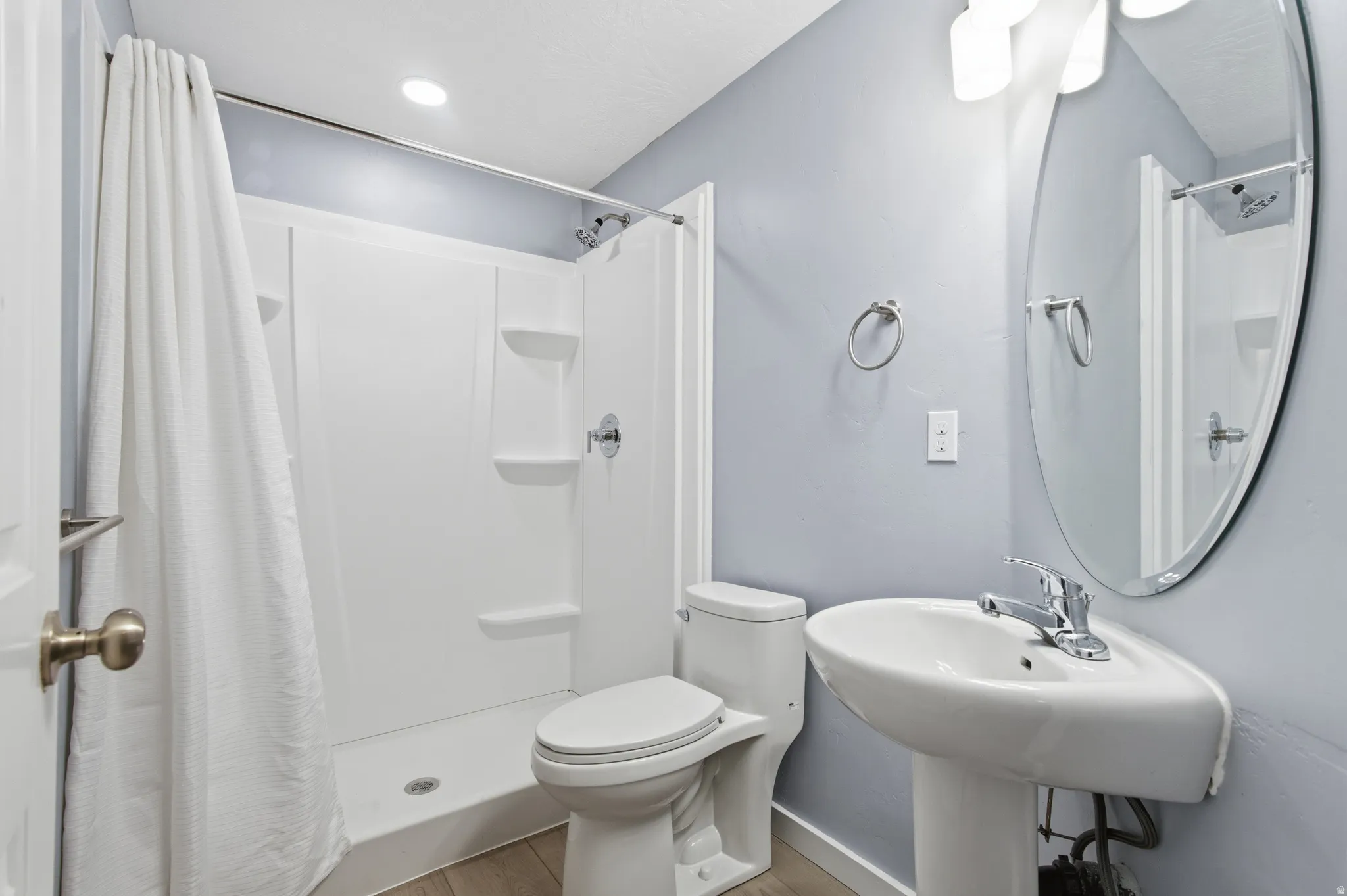 Full Bathroom in basement