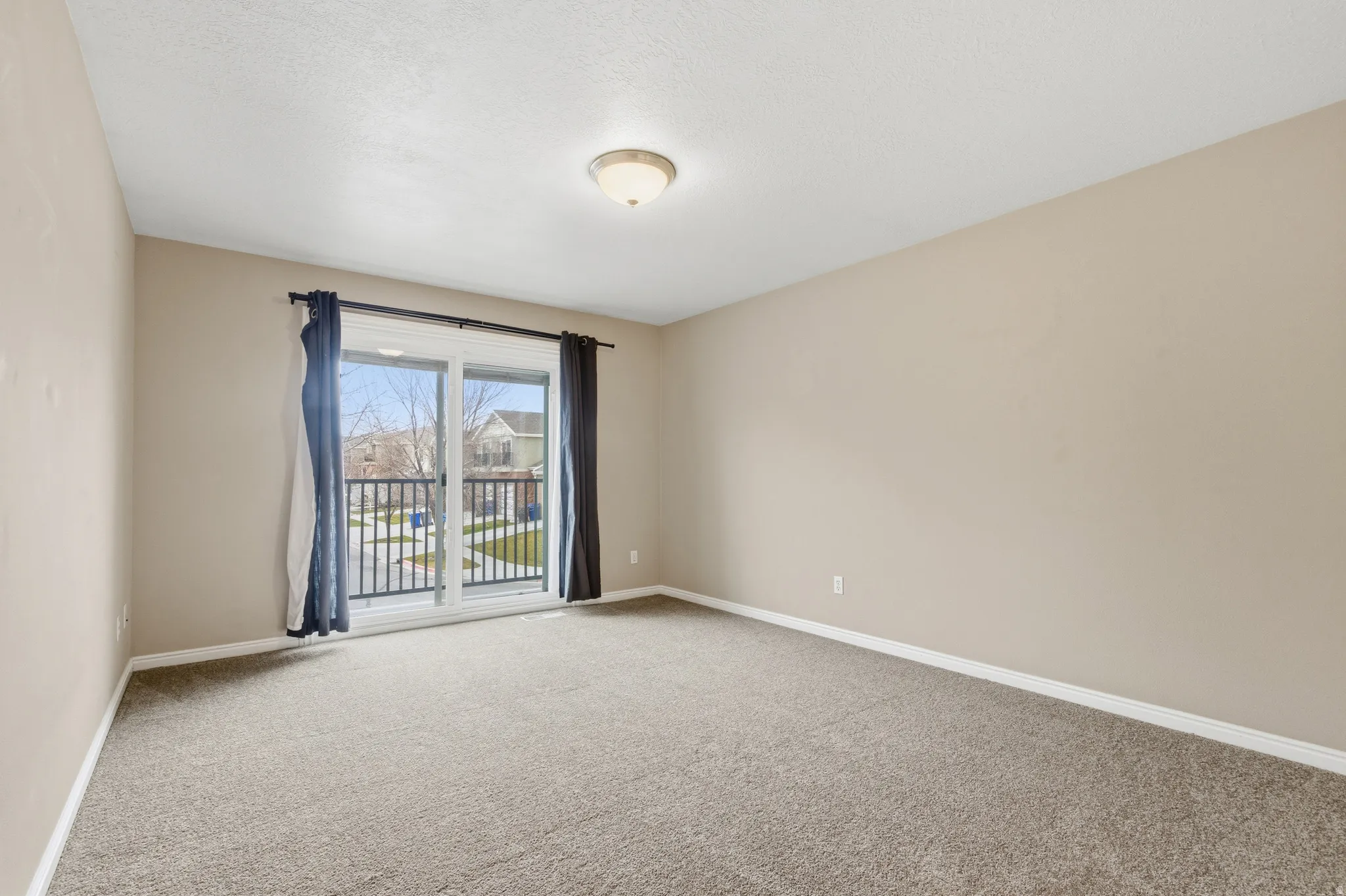 Master bedroom with brand new carpet!