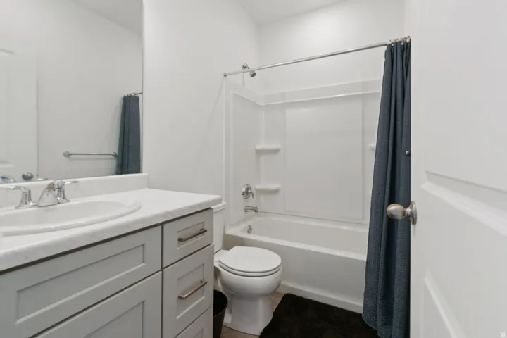 5227 W Reventon Dr #303, South Jordan, Utah 84009