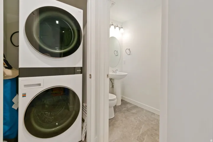 5227 W Reventon Dr #303, South Jordan, Utah 84009