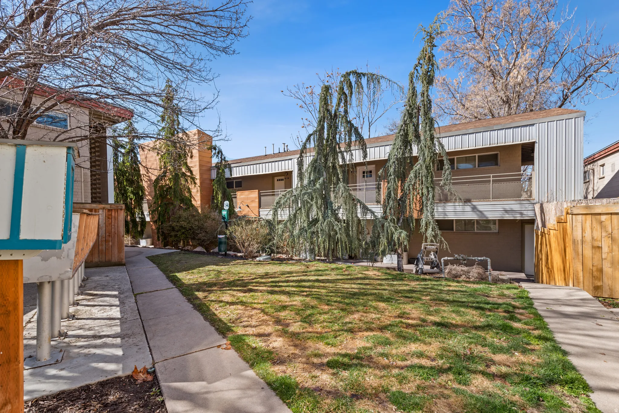 View of front facade with a balcony