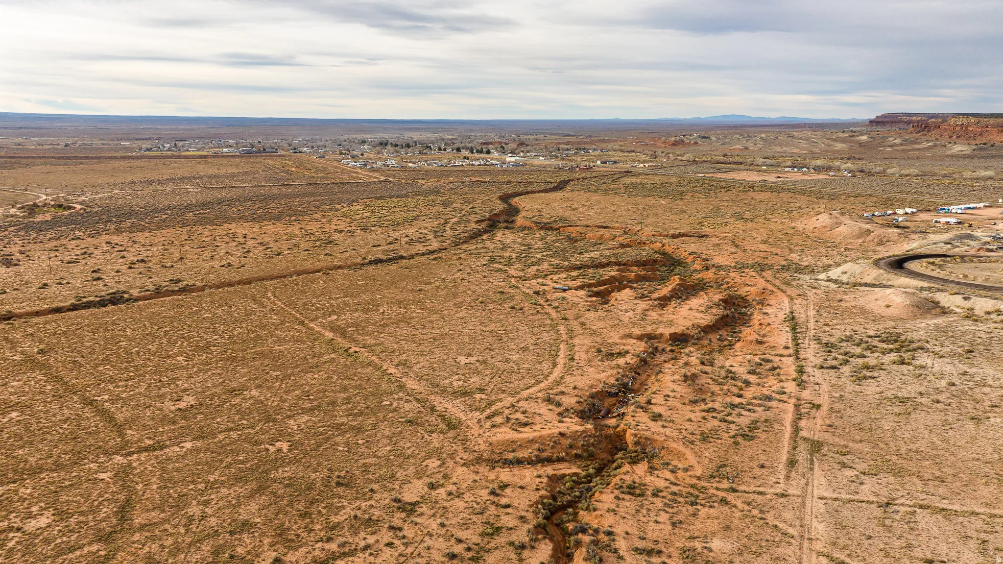 Overview of rural landscape with a desert landscape and mountains