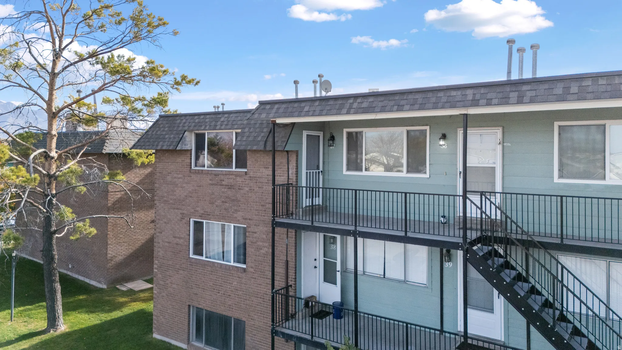 Top level condo - no noisy neighbors!