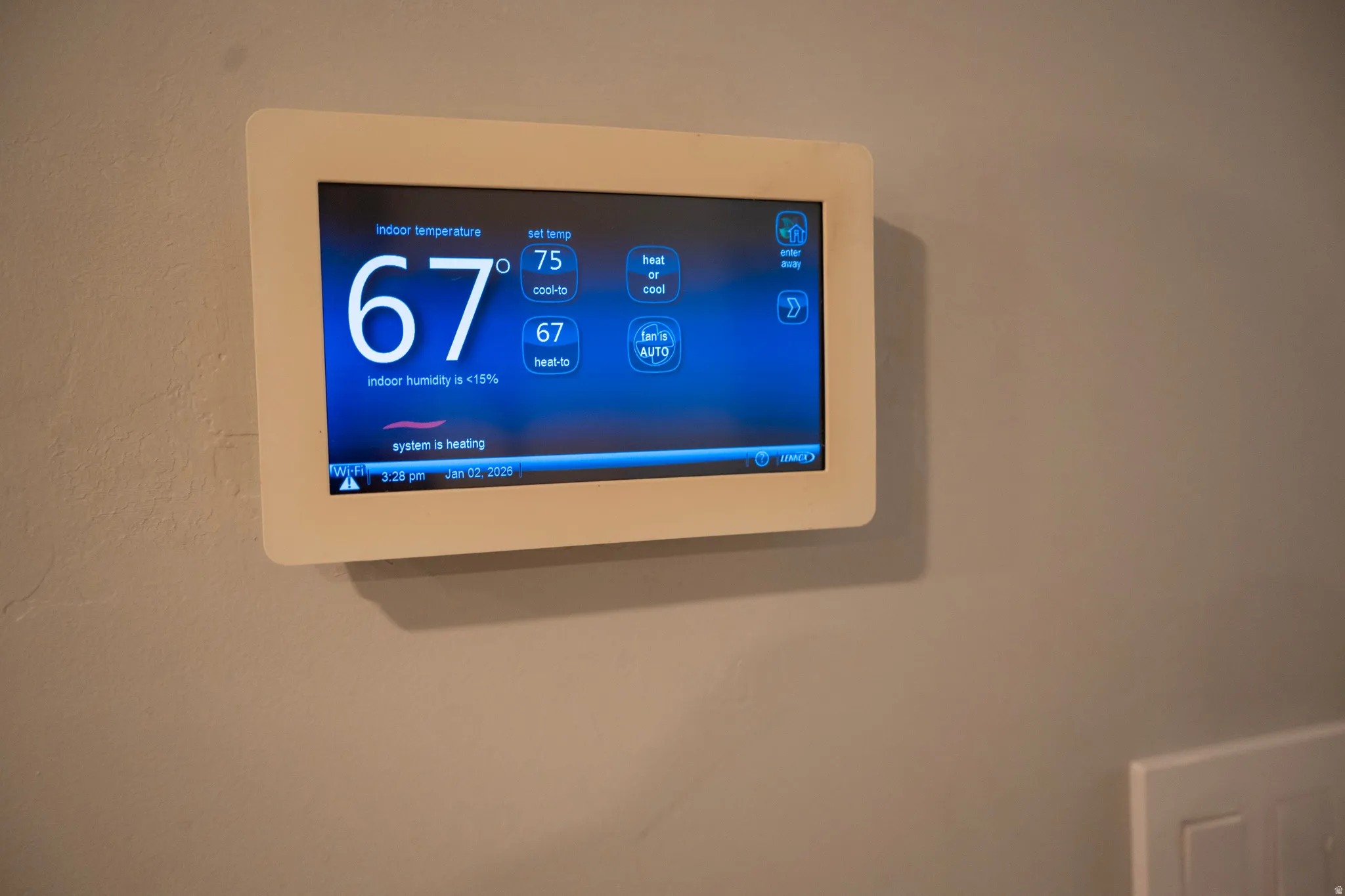Lennox Thermostat, (THIS IS THE ONLY THERMOSTAT that will work with LENNOX System)