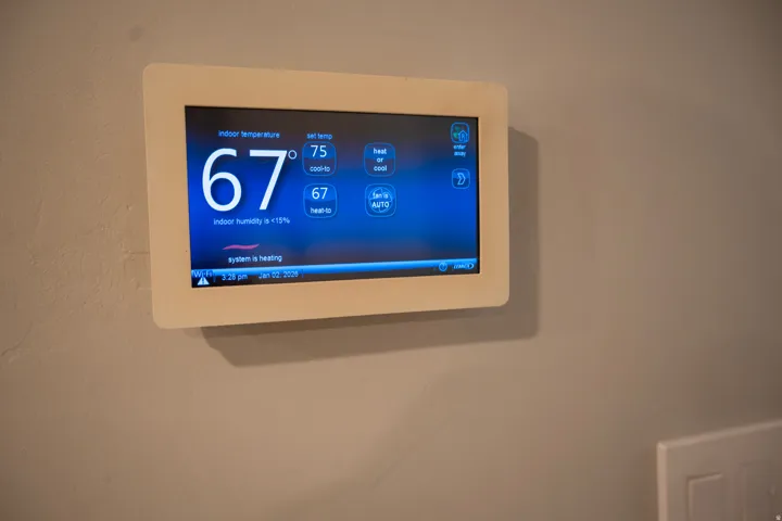 Lennox Thermostat, (THIS IS THE ONLY THERMOSTAT that will work with LENNOX System)