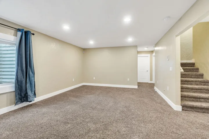 Large recreation room in basement