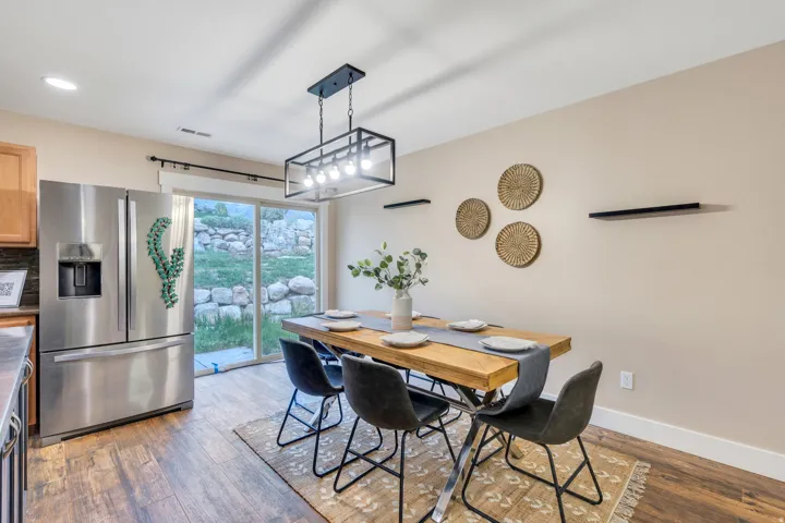 Dining area in kitchen