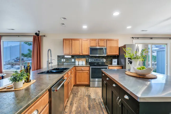 Kitchen has lots of counterspace