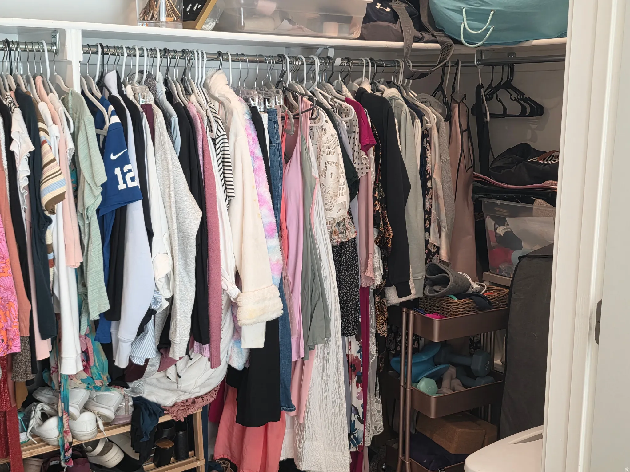 View of walk in closet