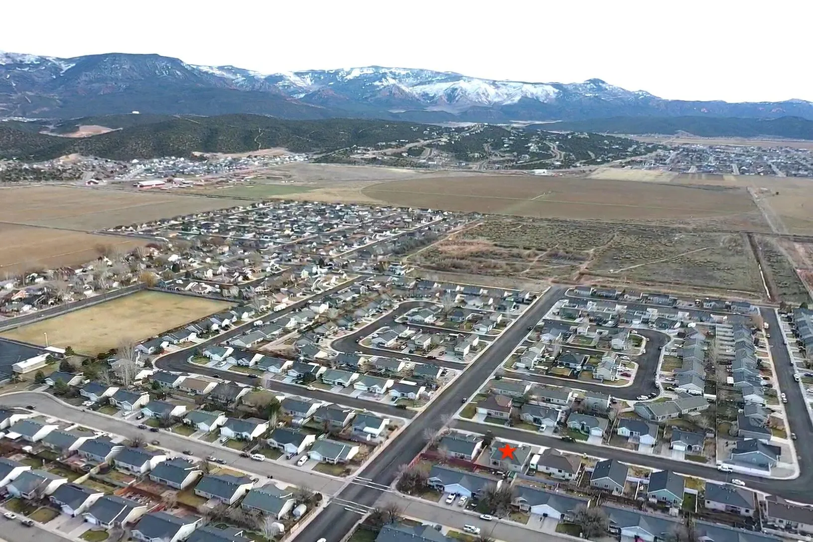 View of property location featuring a mountain backdrop