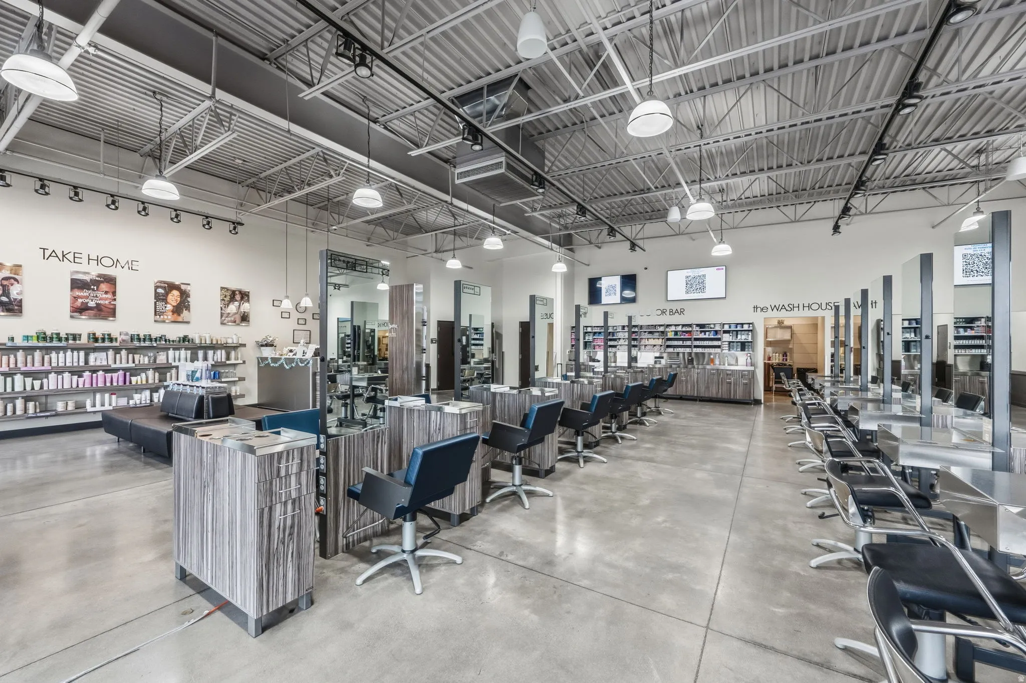 Misc room with a towering ceiling