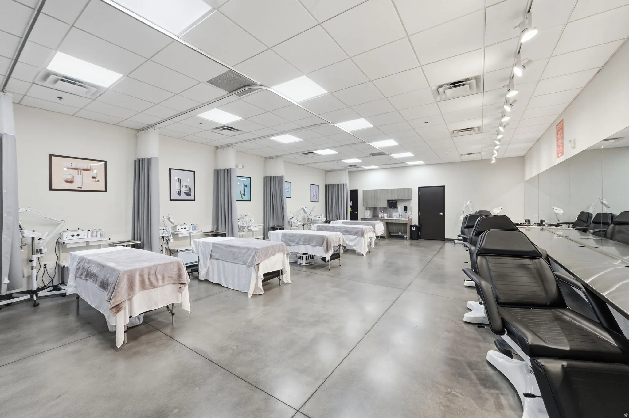 Misc room with a drop ceiling