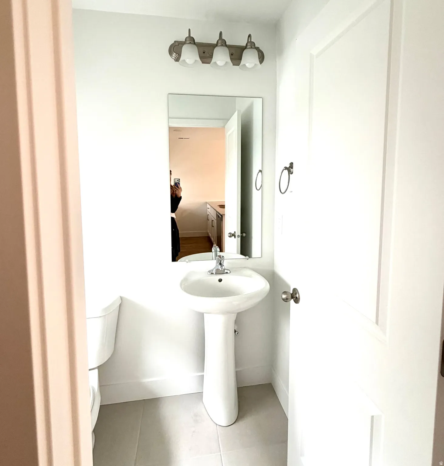 1/2 bathroom