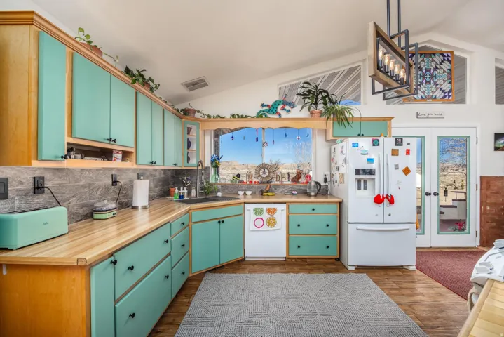 2416 N Waunita Ave, Kanab, Utah 84741