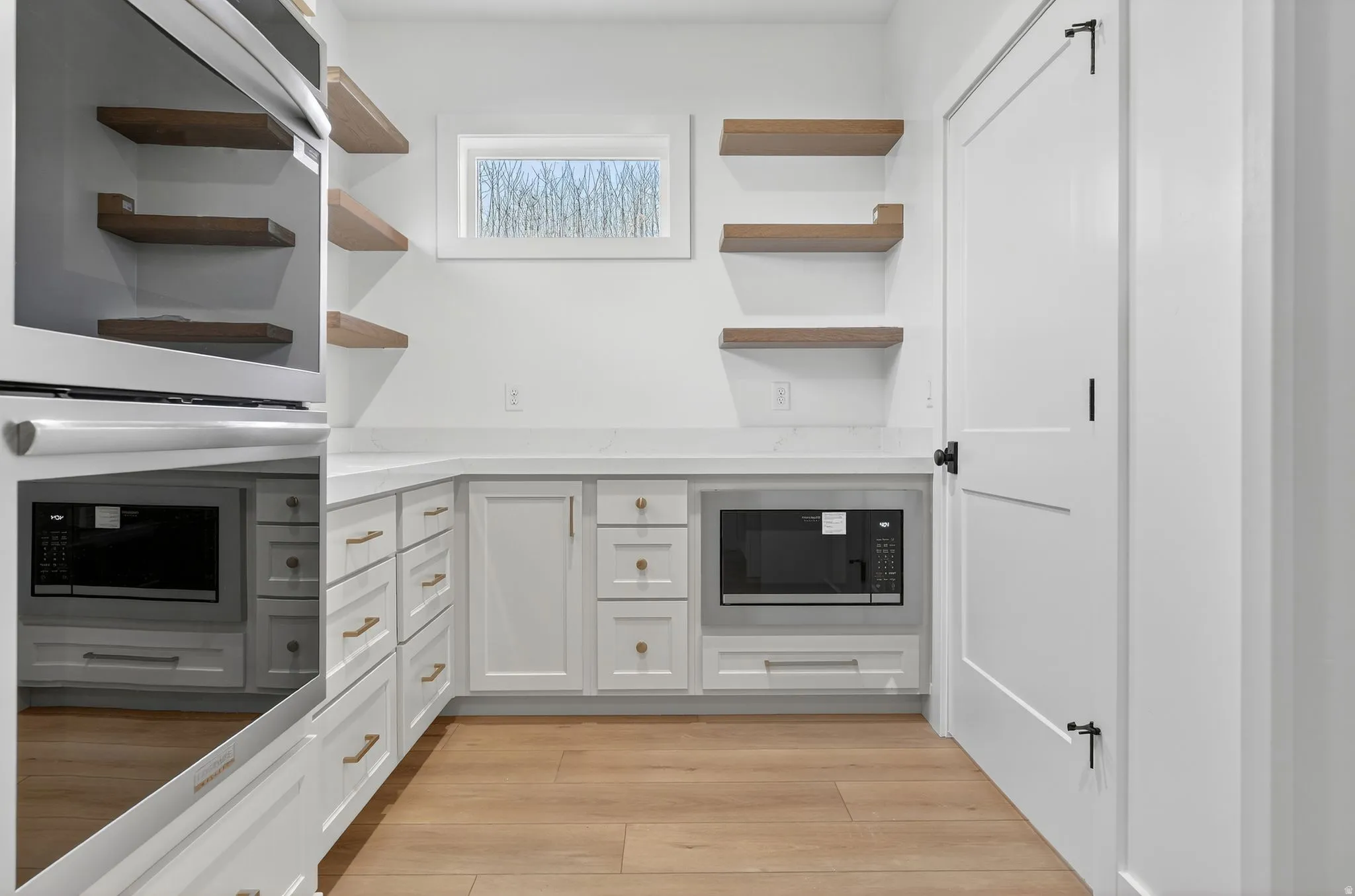 Butlers Pantry, with a 2nd fridge hookup