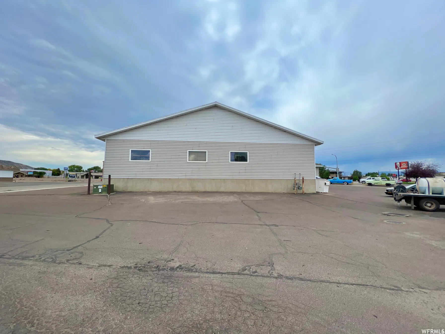 View of side of home