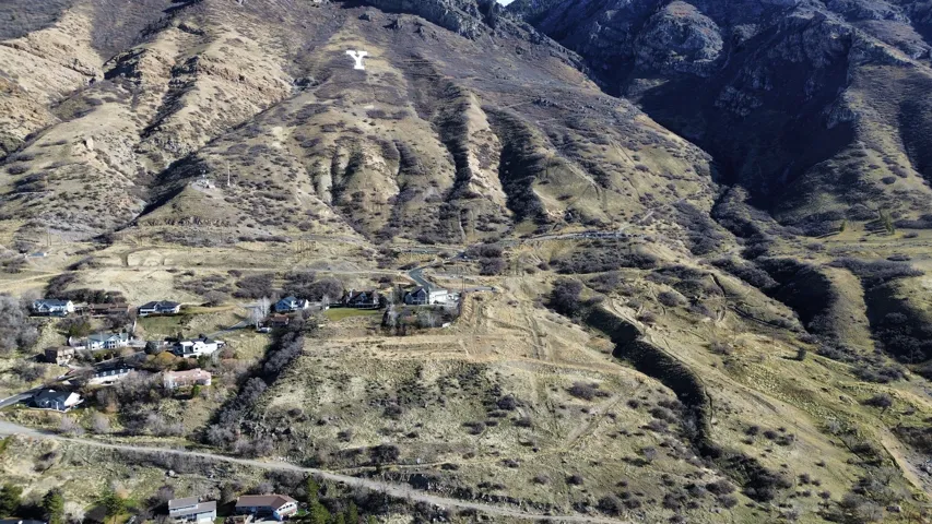 Located right near the Y Mountain Trailhead