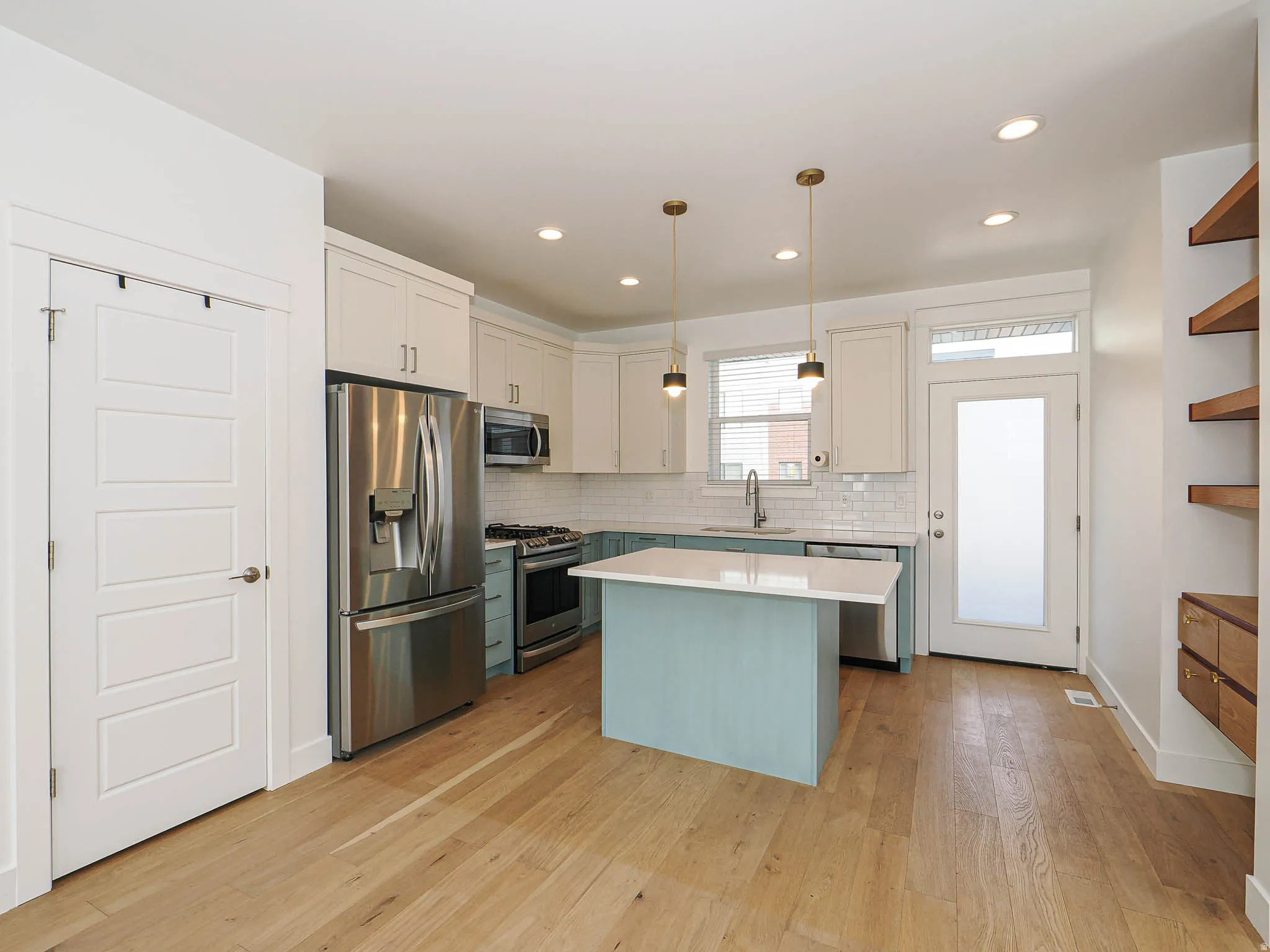 All appliances included.