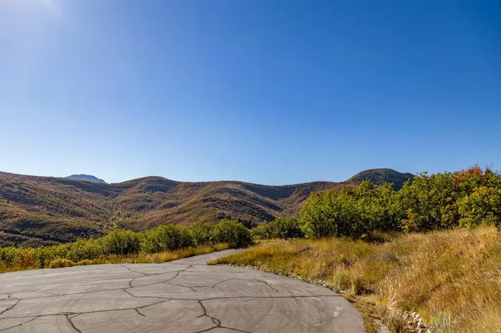 5855 E Pioneer Ridge Cir, Salt Lake City, Utah 84108