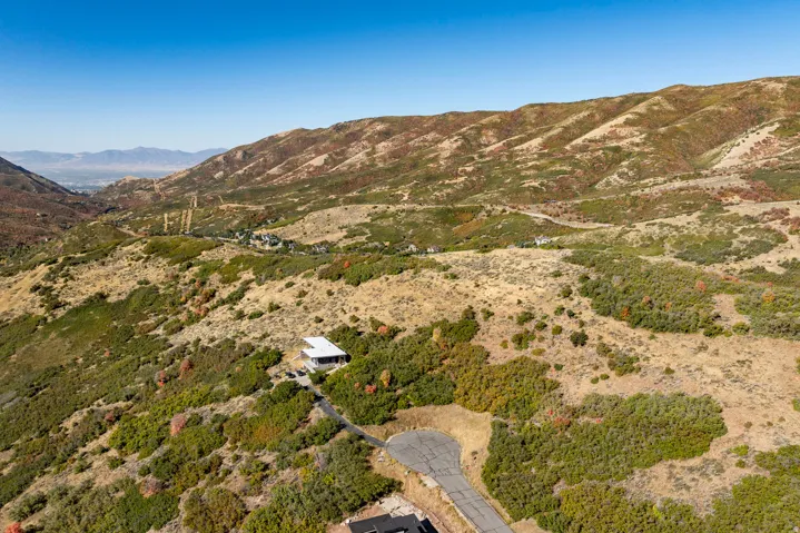 5855 E Pioneer Ridge Cir, Salt Lake City, Utah 84108