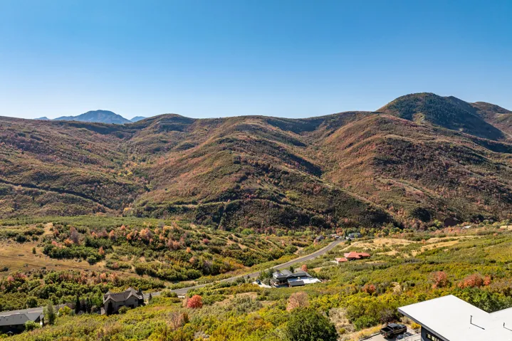 5855 E Pioneer Ridge Cir, Salt Lake City, Utah 84108