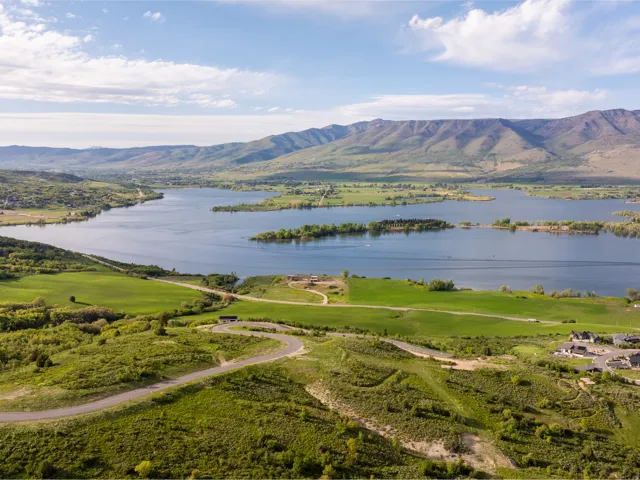 5953 E Nighthawk Ln, Huntsville, Utah 84317