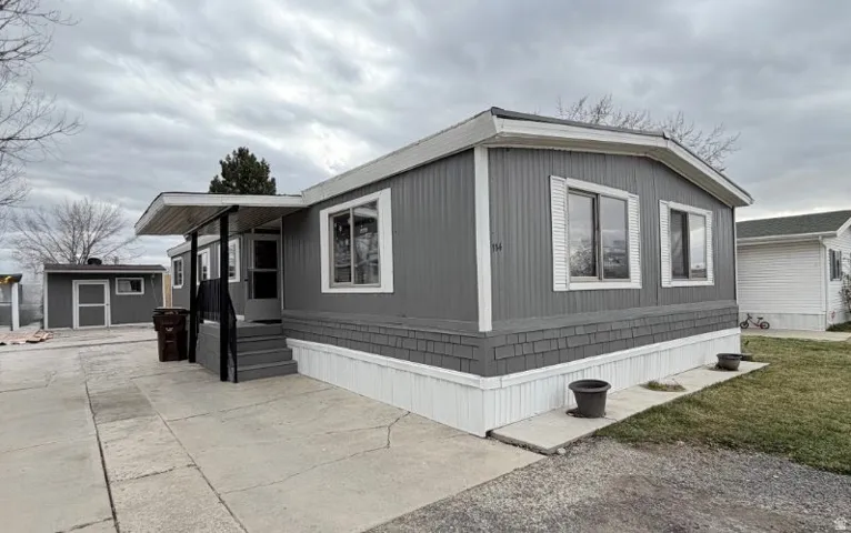 View of side of property