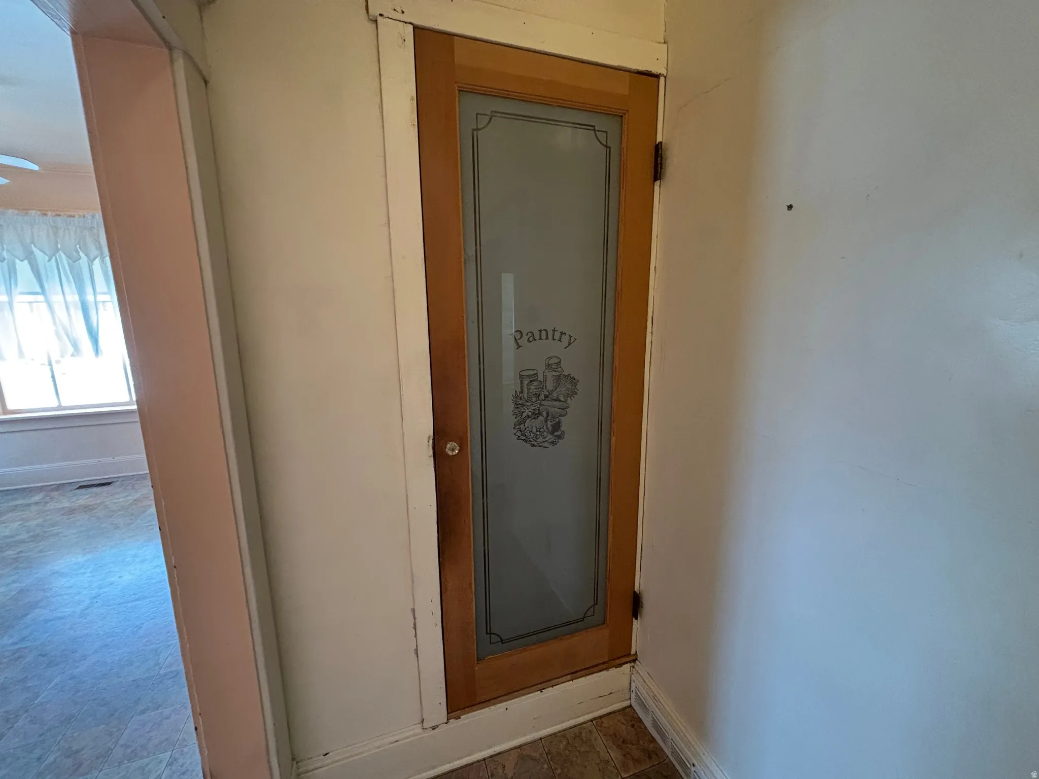 Detailed view of baseboards