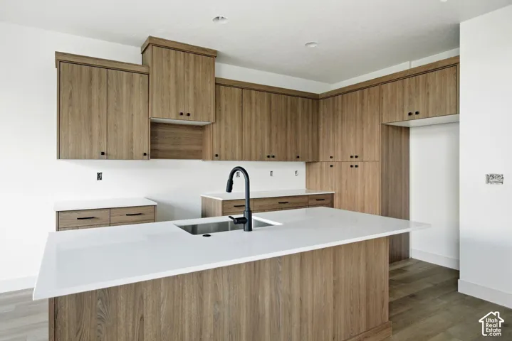 189 E 210 N #8, North Salt Lake, Utah 84054