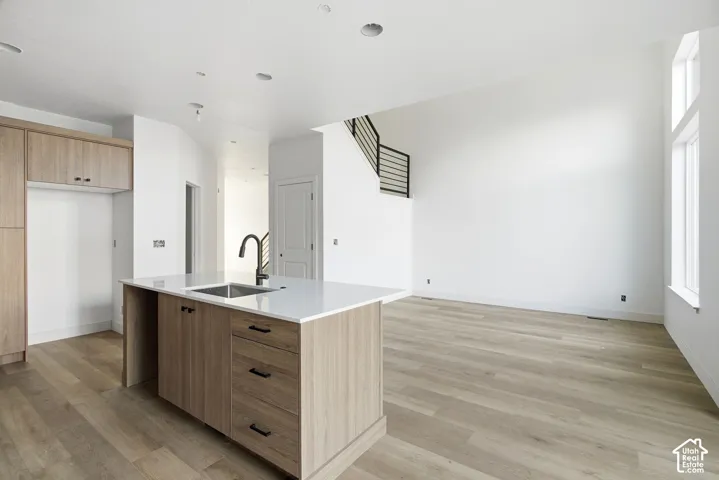 189 E 210 N #8, North Salt Lake, Utah 84054