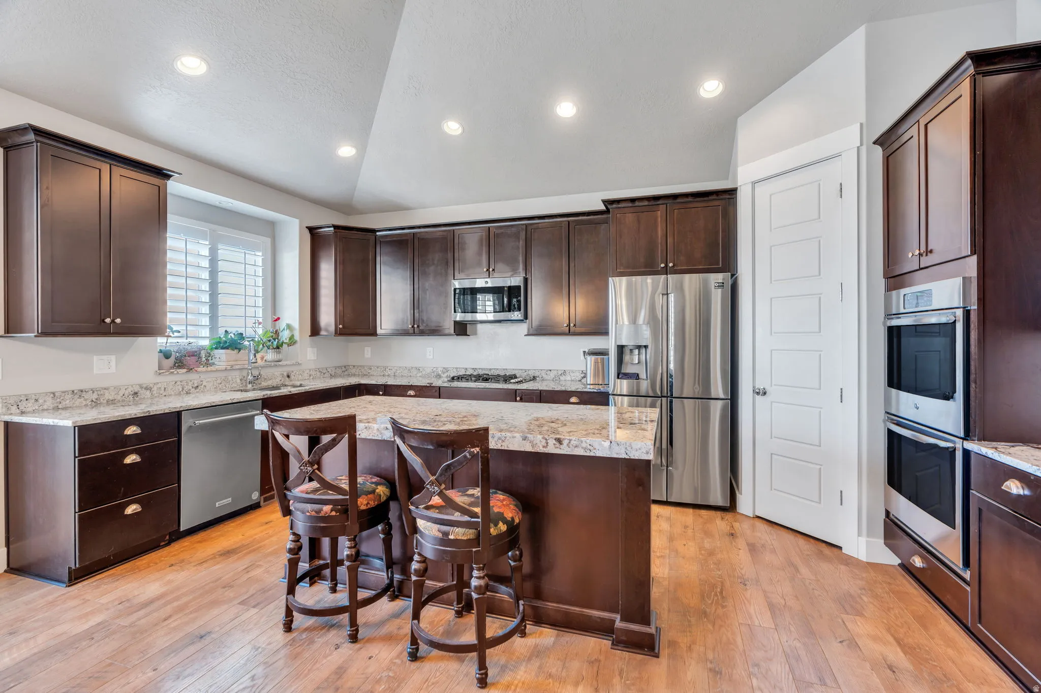 Island has room for barstool seating