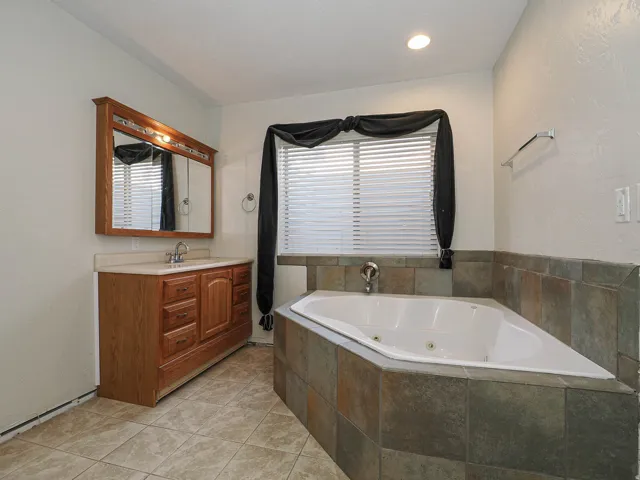 10036 S Birdie Way, South Jordan, Utah 84095