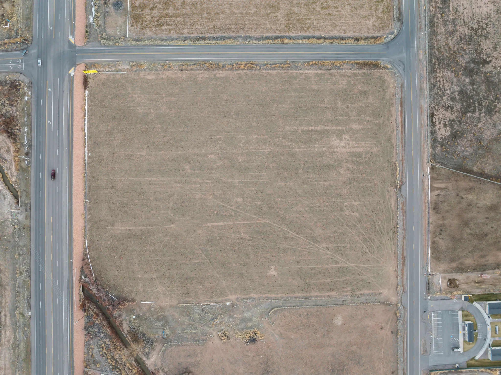 Aerial map of property and surrounding area