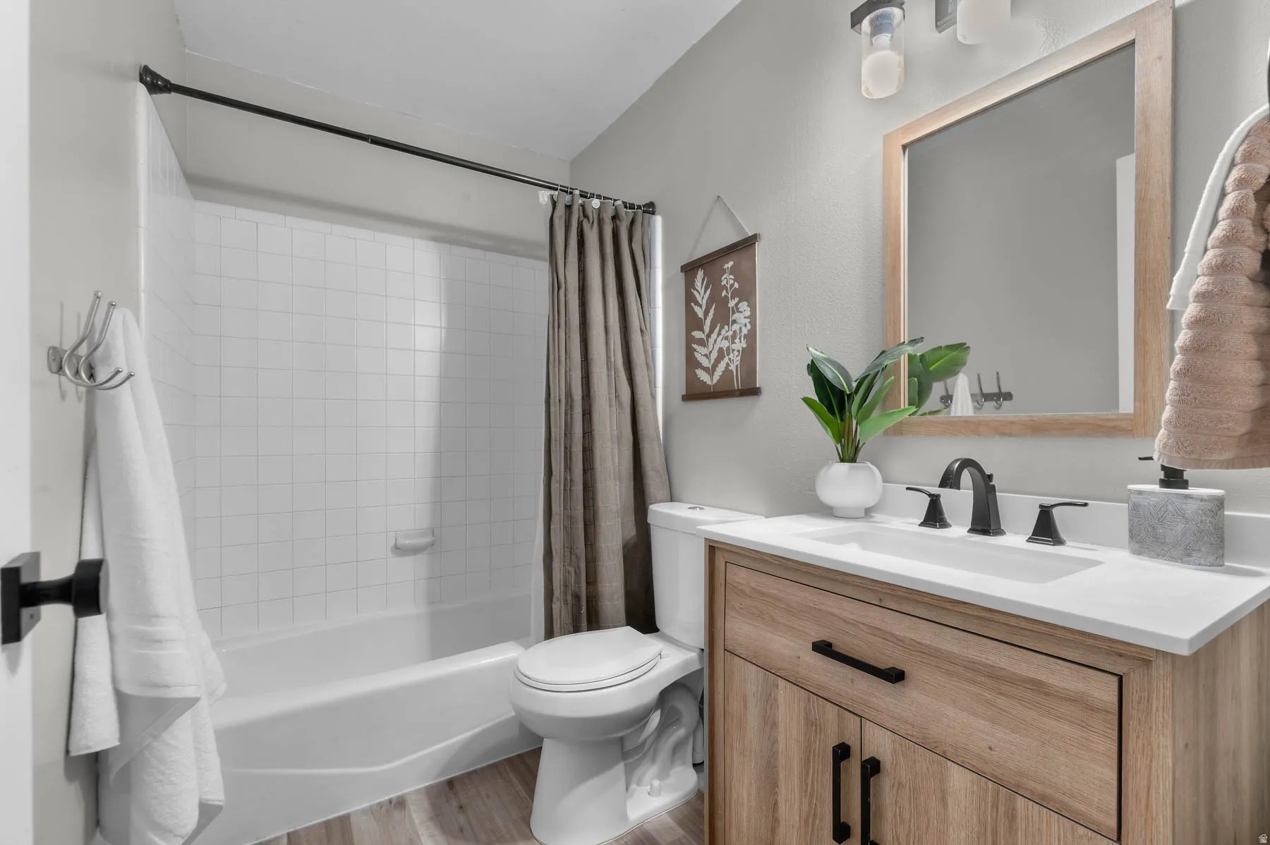 Upper level hallway bathroom