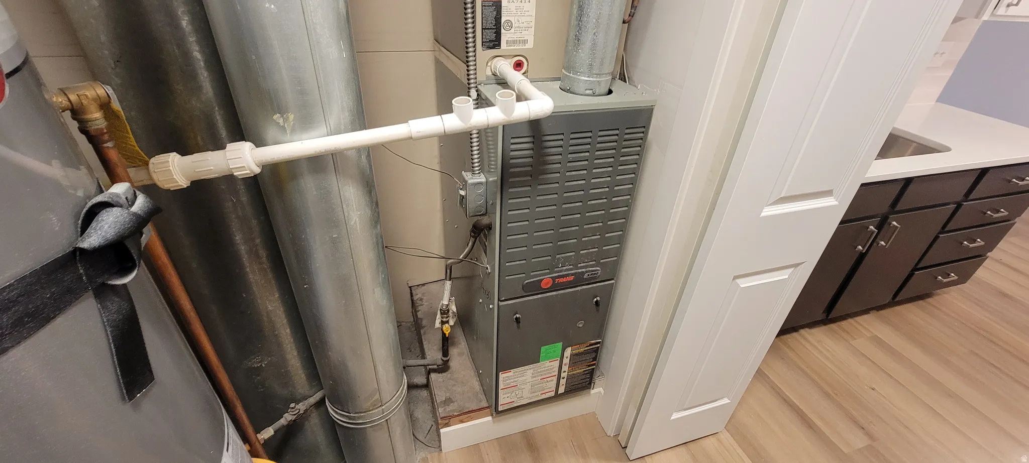 Utility room with heating unit