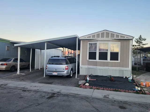 View of manufactured / mobile home