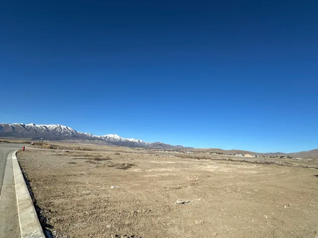 View of yard featuring a mountain view