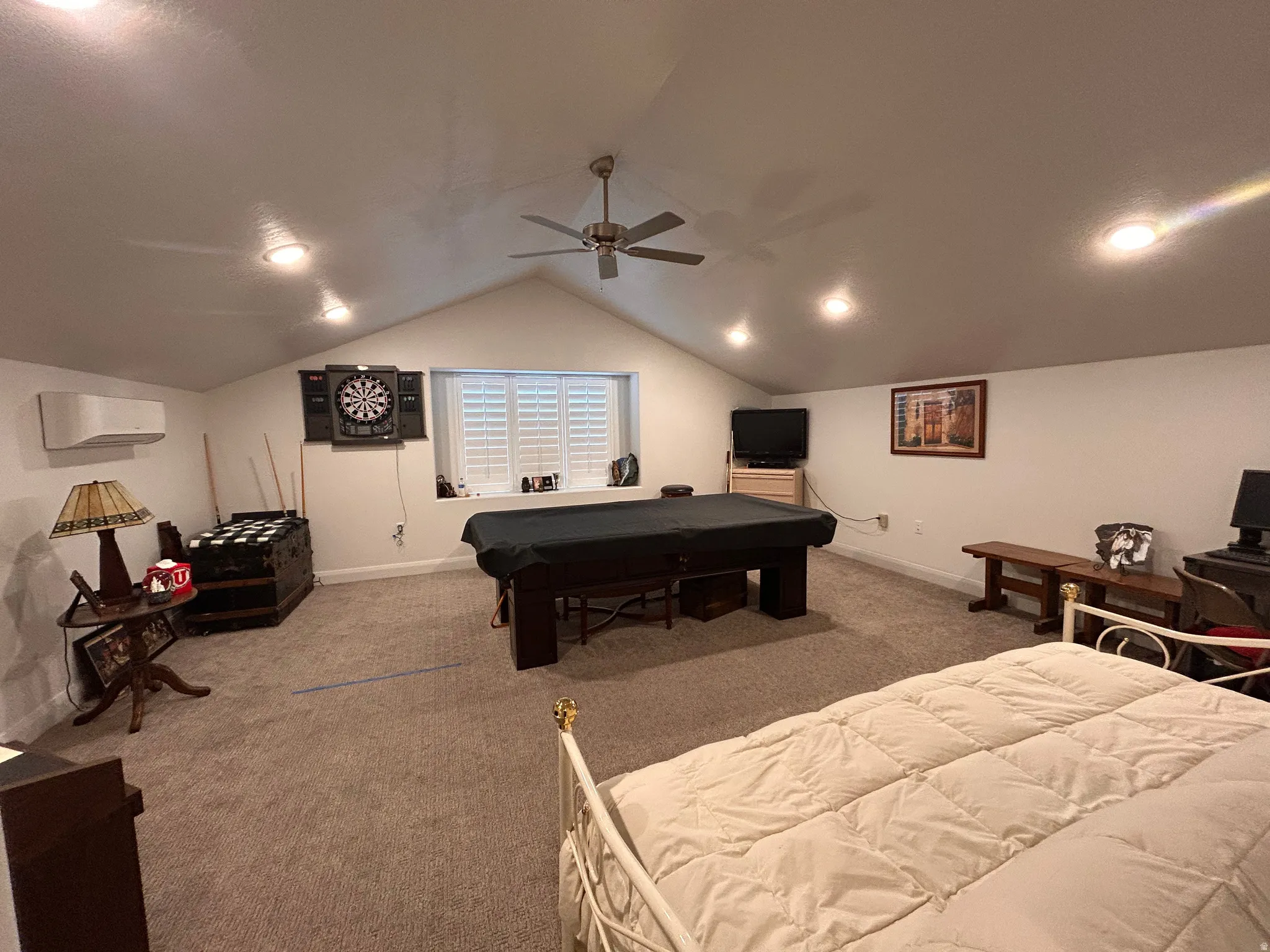 Huge Bonus room