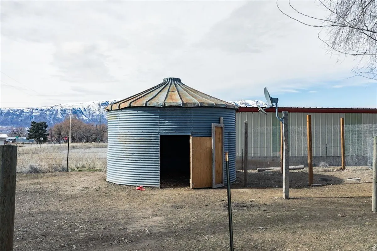 View of outdoor structure featuring a mountain view