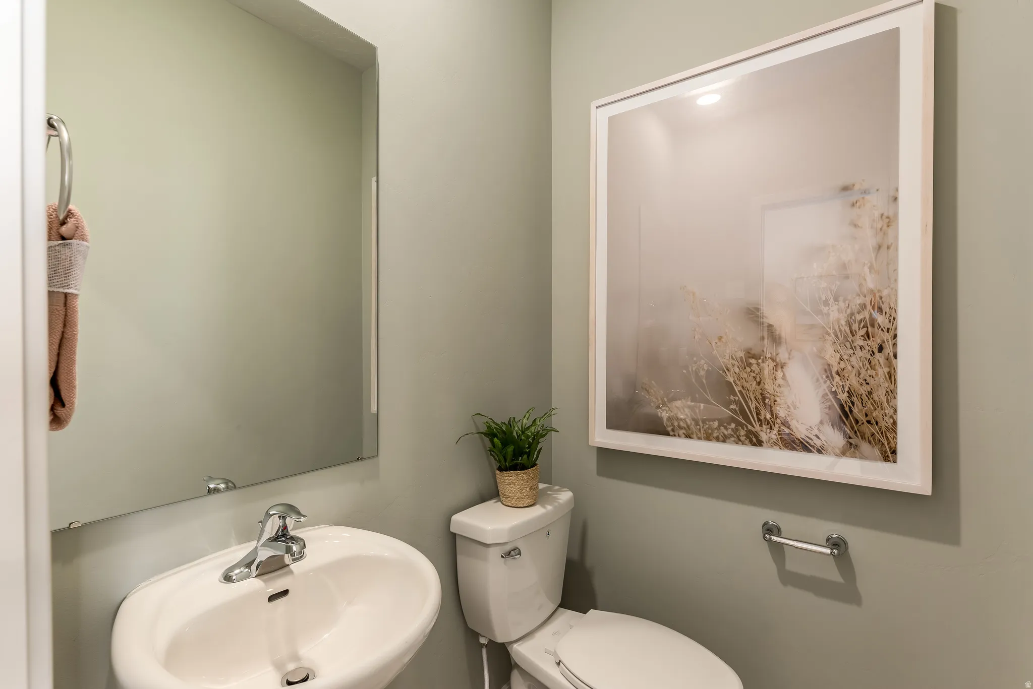 Picture of is of model home of the same floorplan.  Selected colors and options may vary.