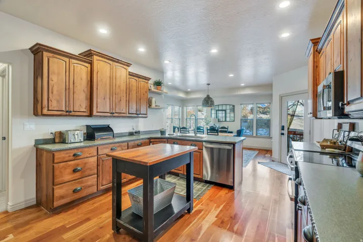 1052 S Cove Dr, Springville, Utah 84663