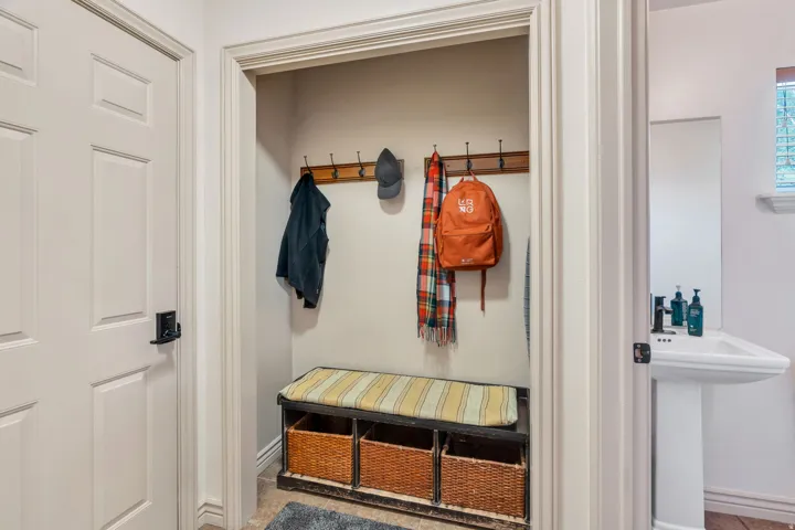 1052 S Cove Dr, Springville, Utah 84663