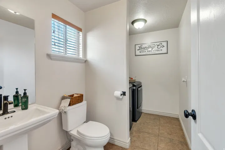 1052 S Cove Dr, Springville, Utah 84663