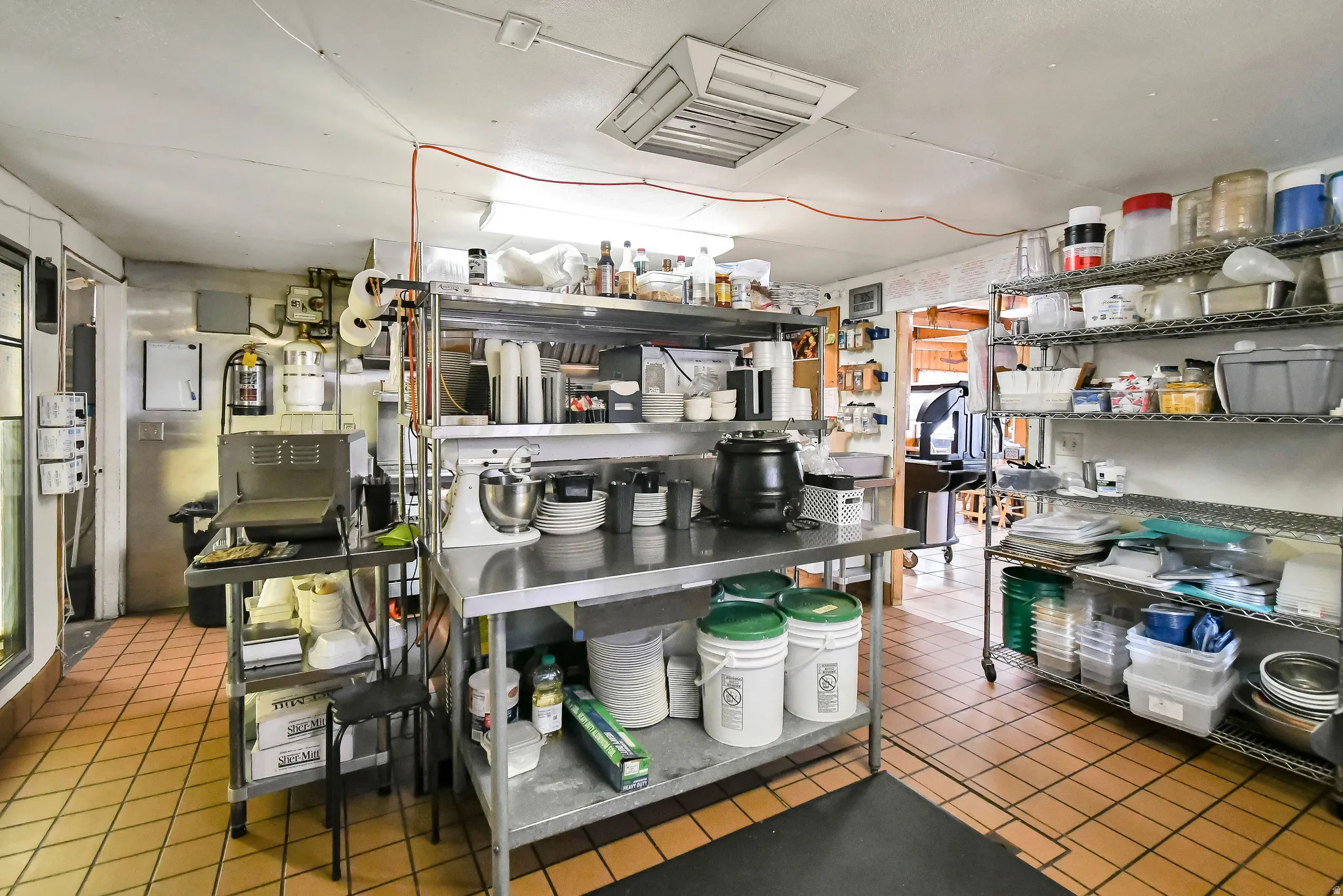 Kitchen with cooling unit