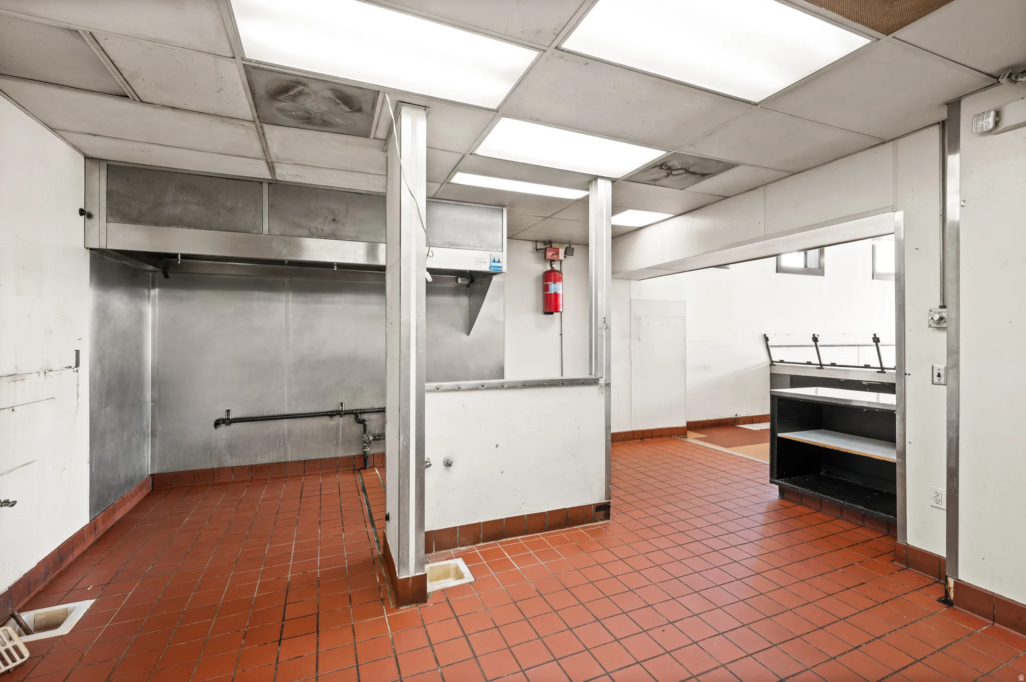 Kitchen with a drop ceiling