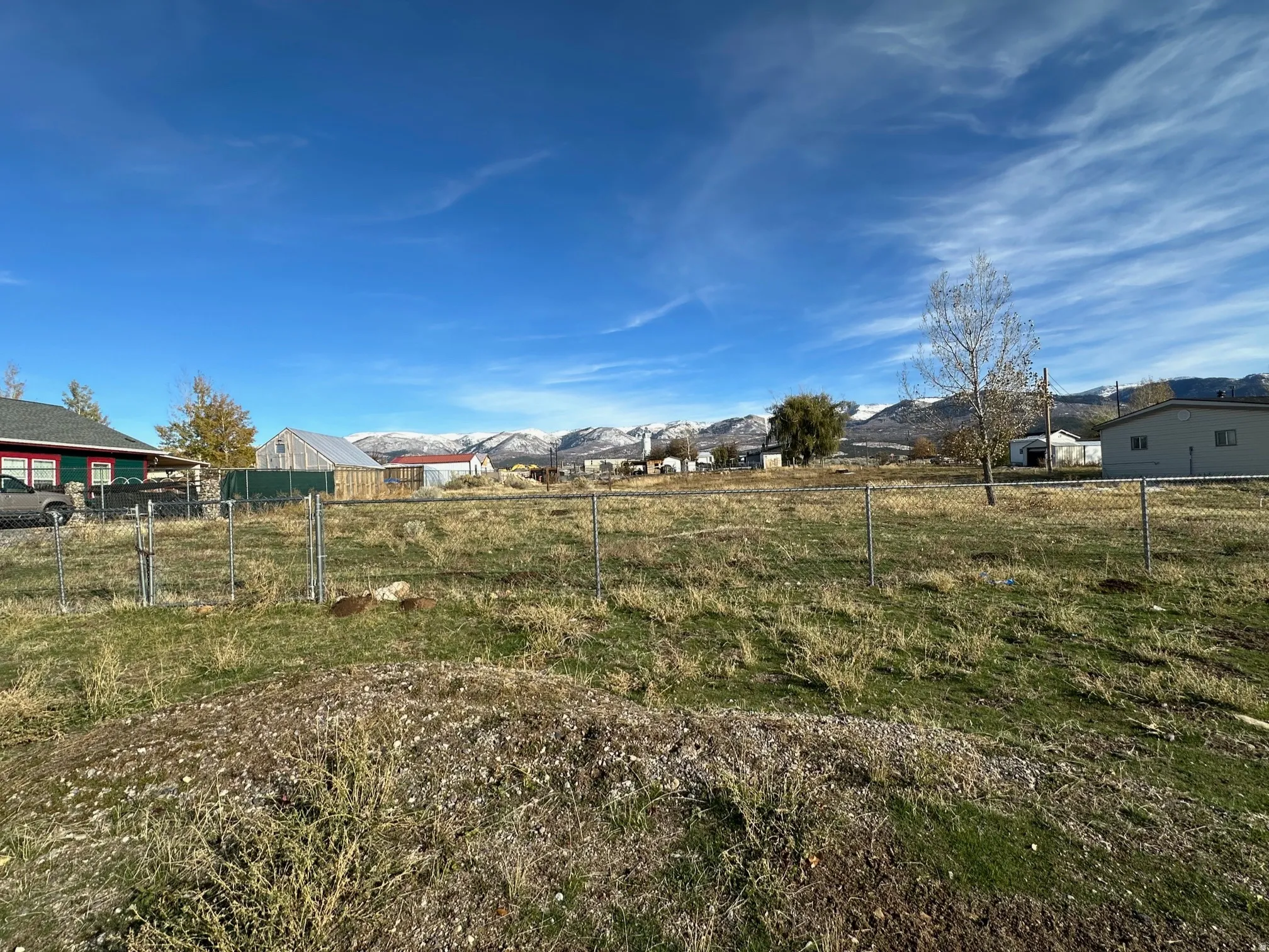 View of yard with a mountain view