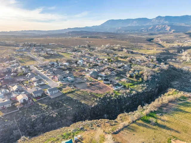 210 W Peachtree Dr, Toquerville, Utah 84774